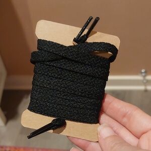 Black Shoelaces, Unused